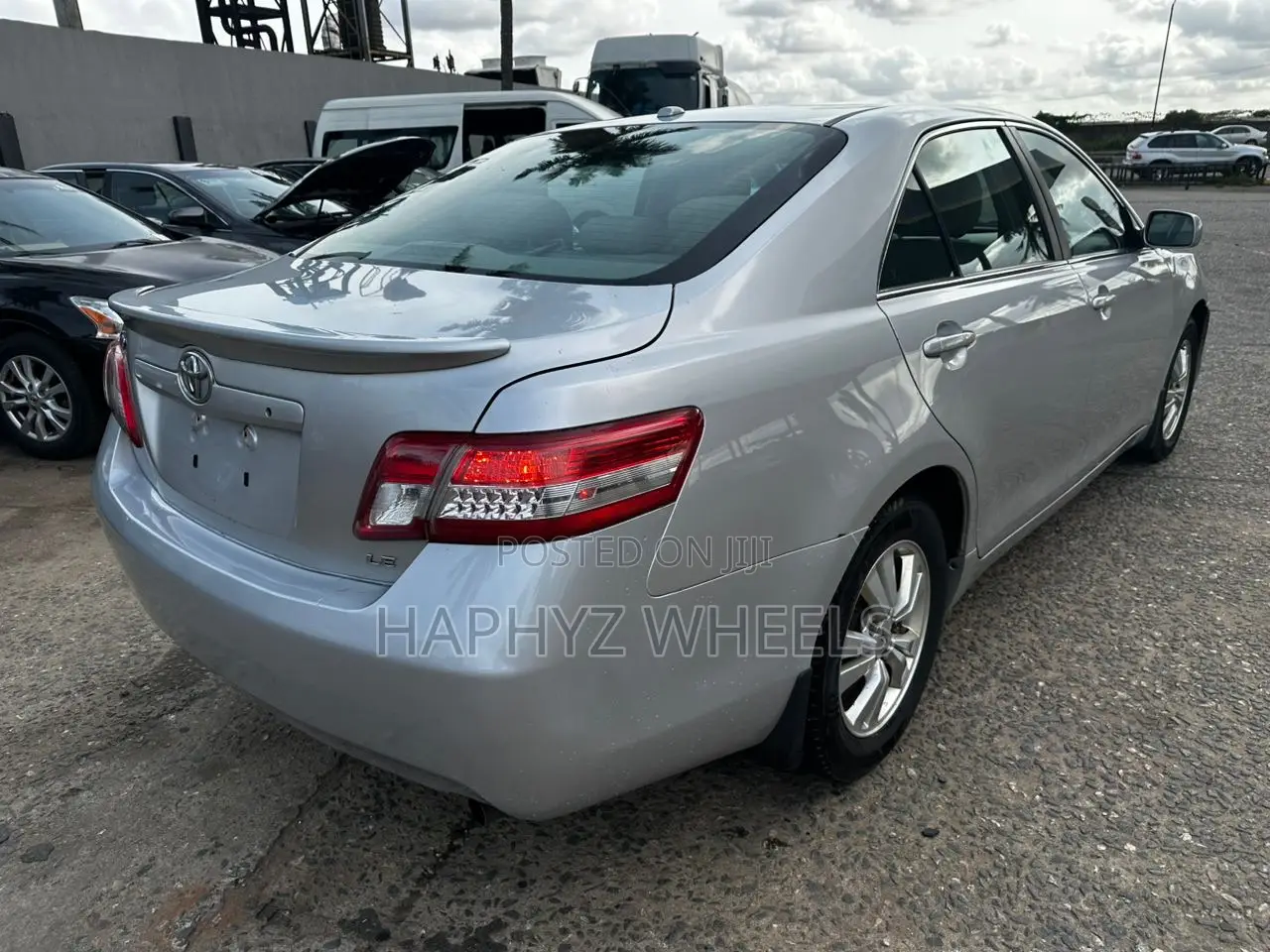 Toyota Camry LE 4dr Sedan (2.5L 4cyl 6AM) 2010 Silver
