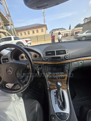Mercedes-Benz E500 2005 Black