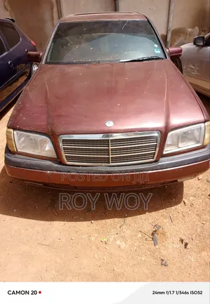 Mercedes-Benz C180 2001 Maroon