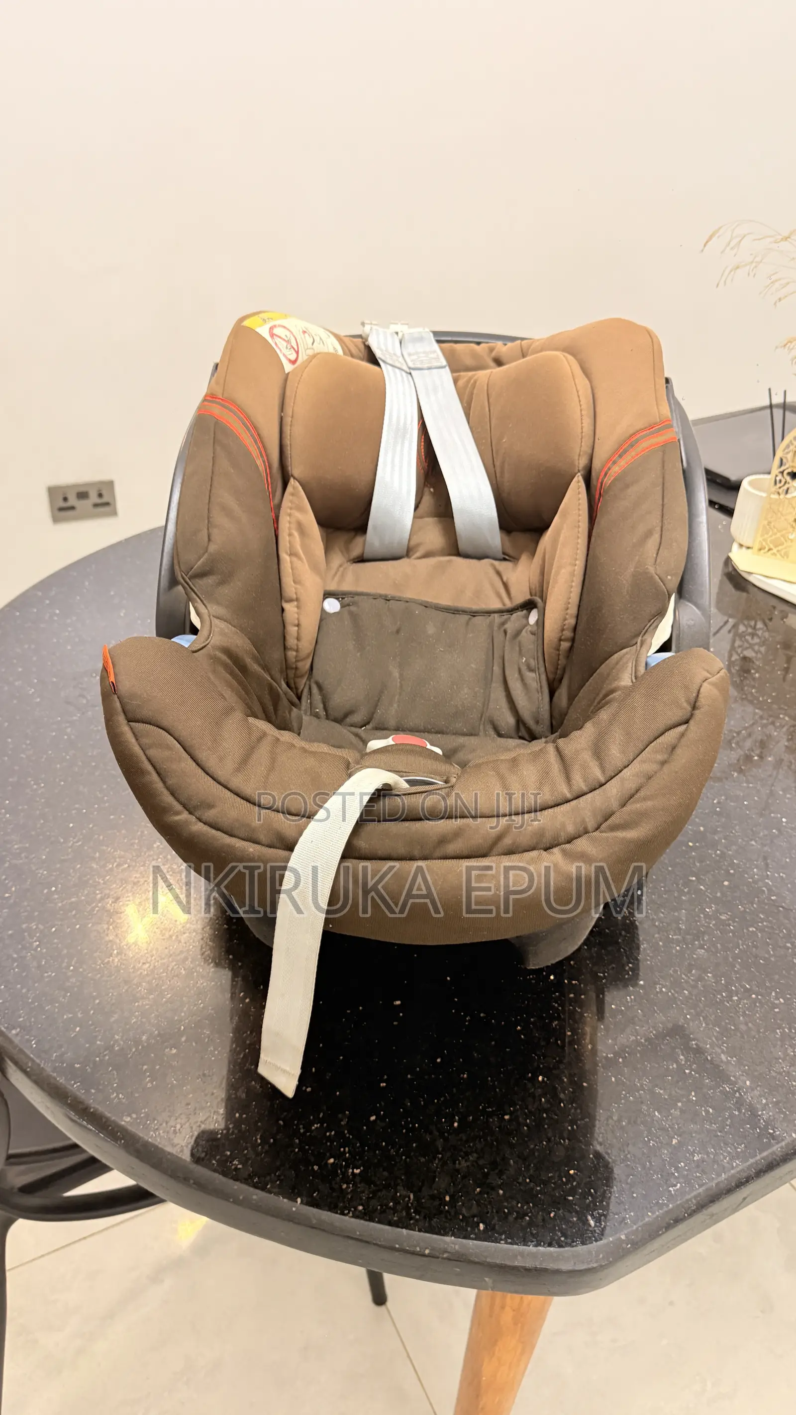 Babys Car Seat