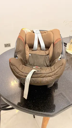 Babys Car Seat