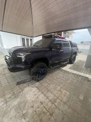 Toyota Tundra Limited 5.7L V8 4x4 Double Cab 6.6 ft. box 145.7 in. WB
