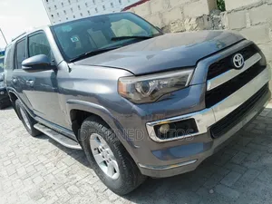 Toyota 4-Runner Limited 4WD 2012 Gray