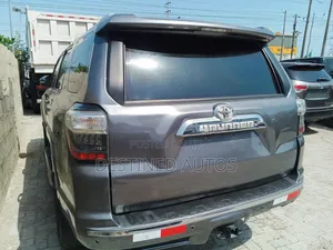 Toyota 4-Runner Limited 4WD 2012 Gray