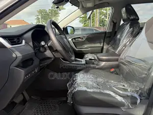 Toyota RAV4 2022 White