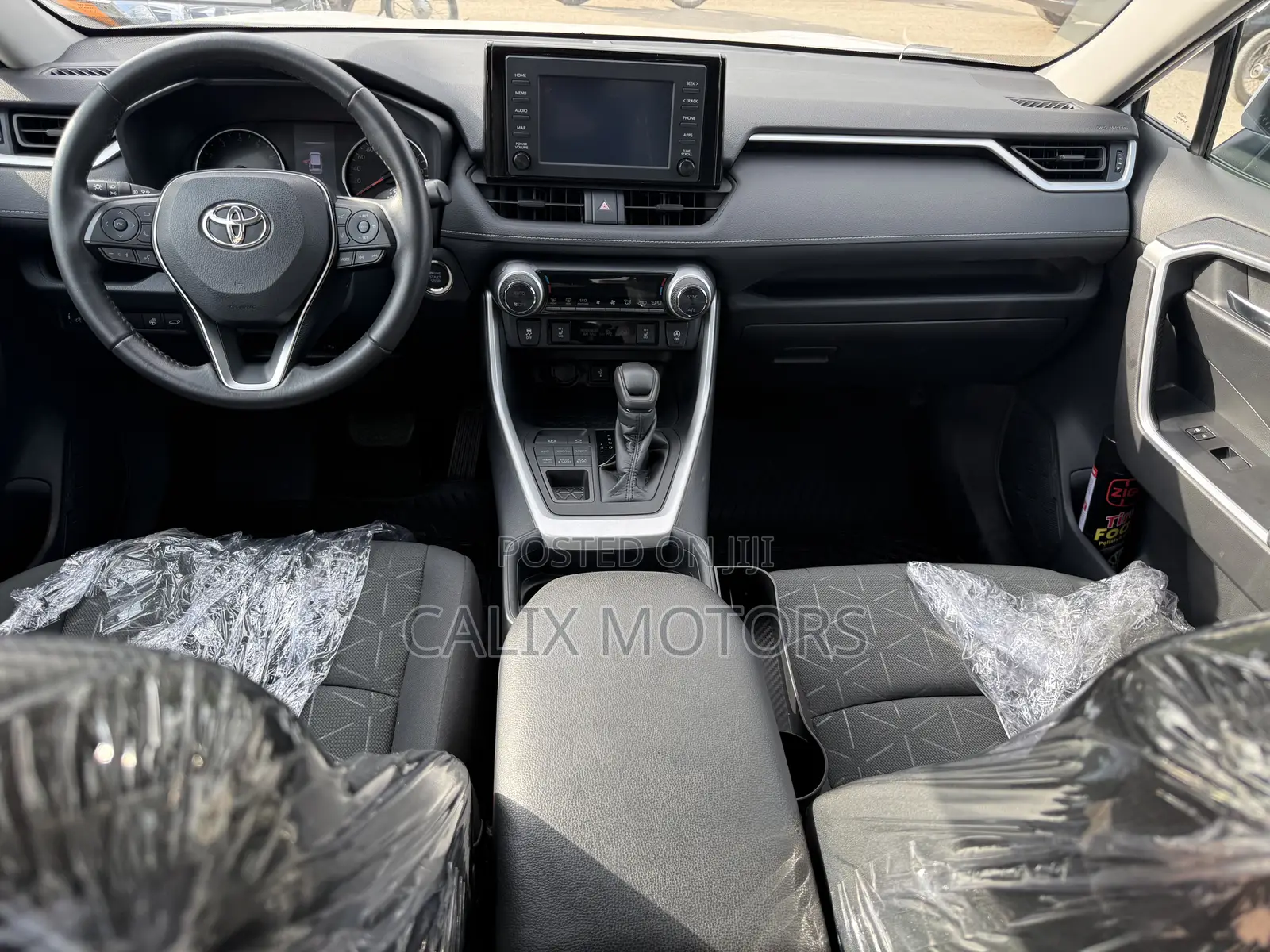 Toyota RAV4 2022 White