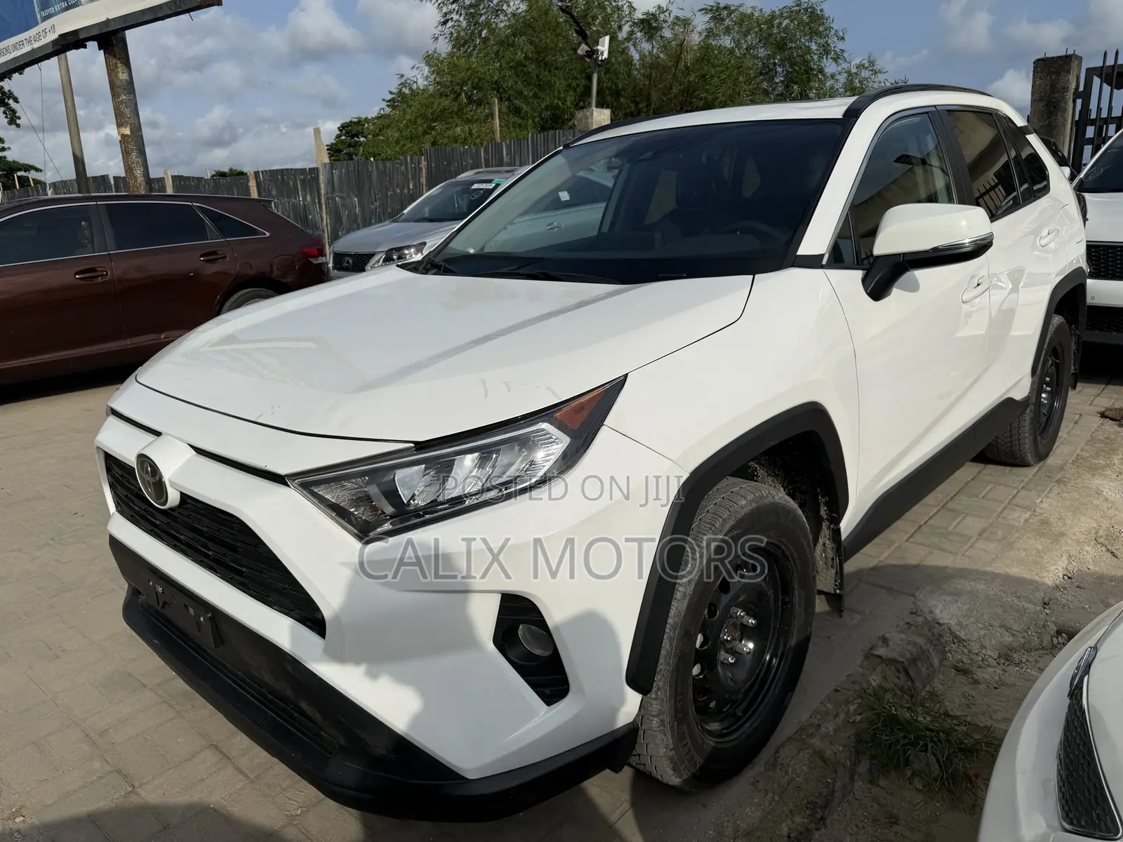 Toyota RAV4 2022 White