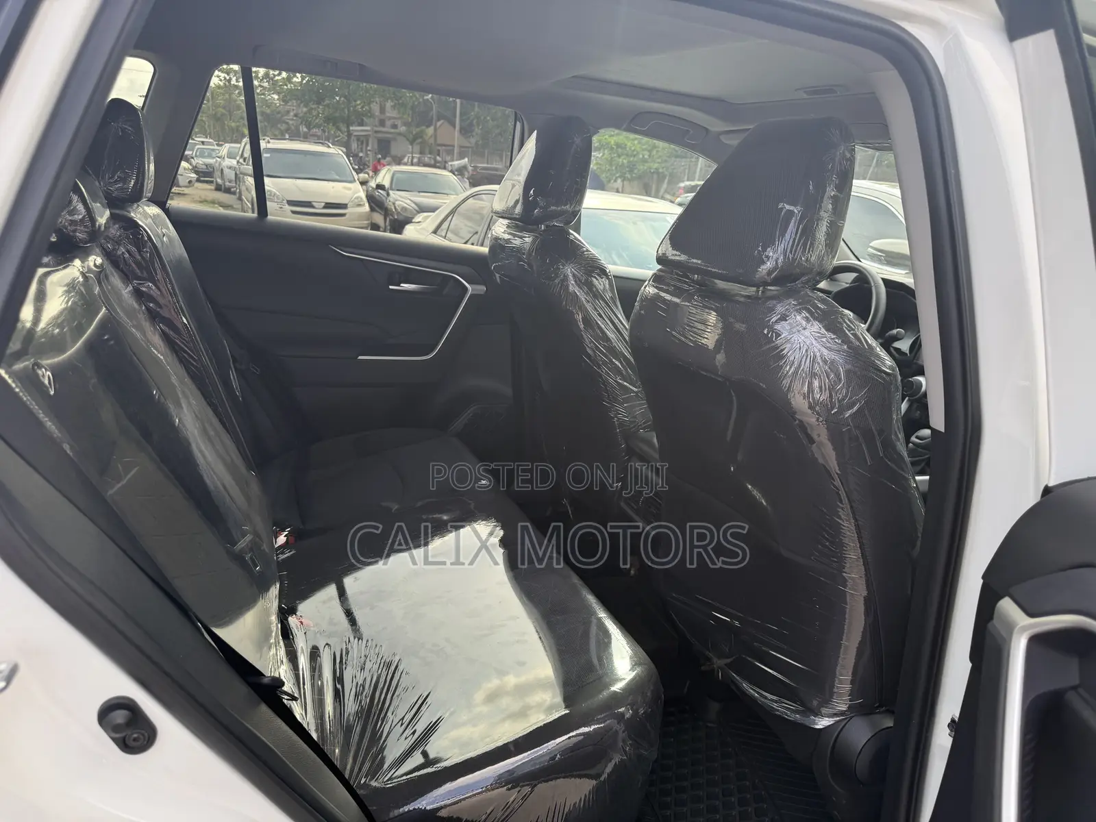 Toyota RAV4 2022 White