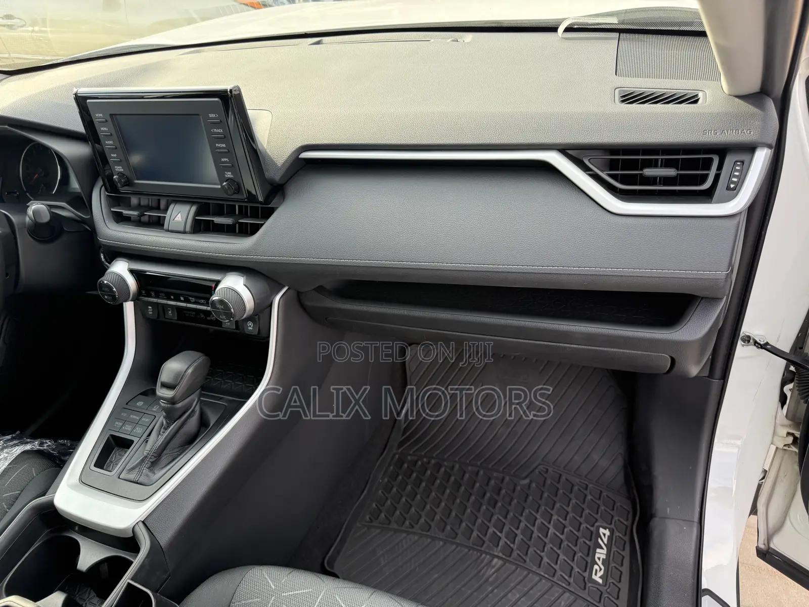 Toyota RAV4 2022 White
