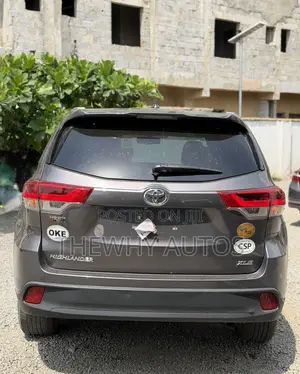 Toyota Highlander XLE 4dr SUV (3.5L 6cyl 6A) 2015 Gray