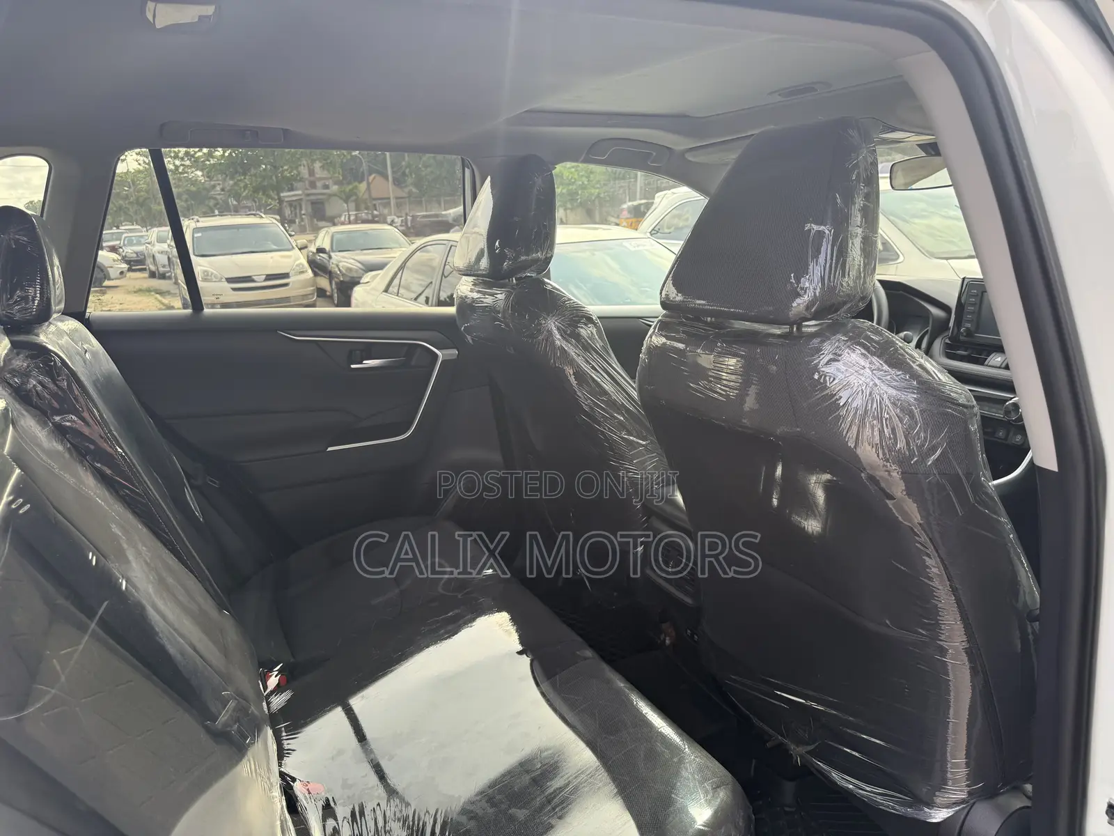Toyota RAV4 2022 White