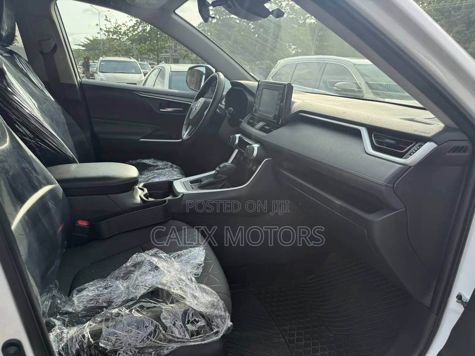 Toyota RAV4 2022 White
