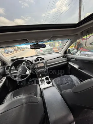 Toyota Camry SE V6 4dr Sedan (3.5L 6cyl 6A) 2013 Gray