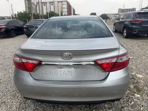 Toyota Camry 2016 Silver