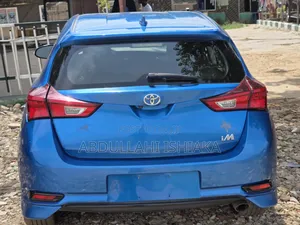 Toyota Ipsum 2017 Blue