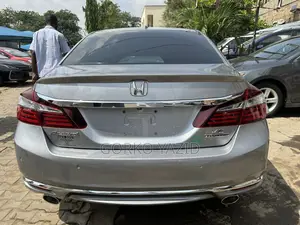 Honda Accord Touring 4dr Sedan FWD (3.5L 6cyl 6A) 2016 Gray