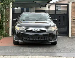 Toyota Camry LE 4dr Sedan (2.5L 4cyl 6A) 2013 Gray