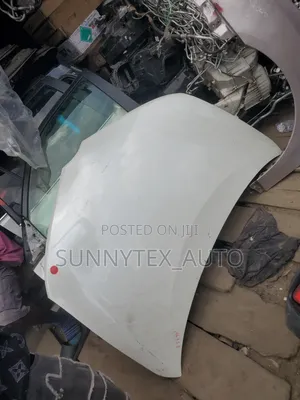 Bonnet Toyota Im