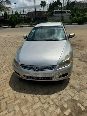 Honda Accord 2005 Silver
