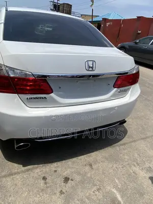 Honda Accord EX-L V-6 4dr Sedan (3.5L 6cyl 6A) 2015 White