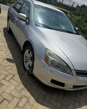 Honda Accord 2005 Silver