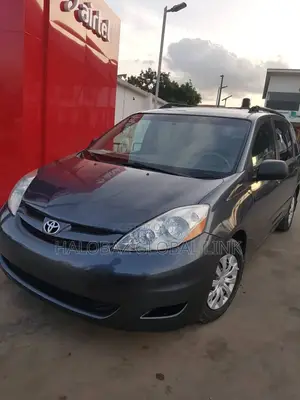 Toyota Sienna LE 2009 Gray