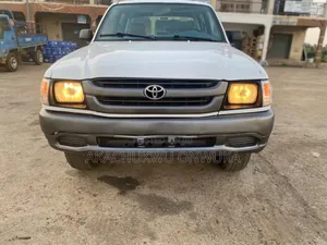 Toyota Hilux 2008 White