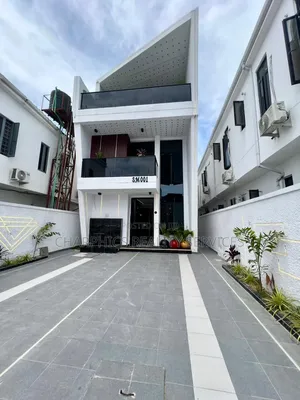5bdrm Duplex in Ikota for sale
