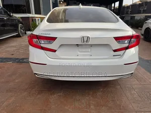 Honda Accord EX-L (2.0L 4cyl Turbo 10A) 2019 White