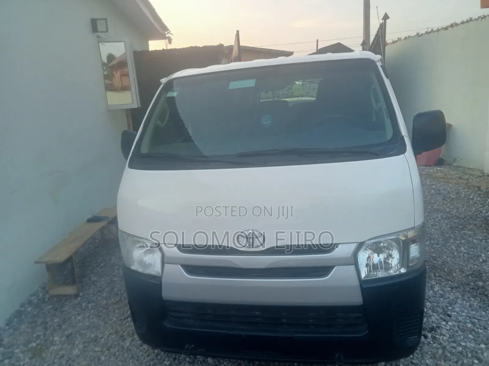 Toyota HiAce 2013 White