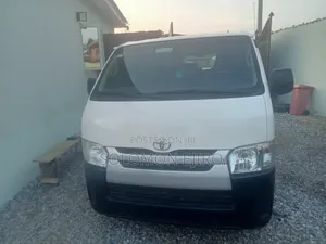 Toyota HiAce 2013 White