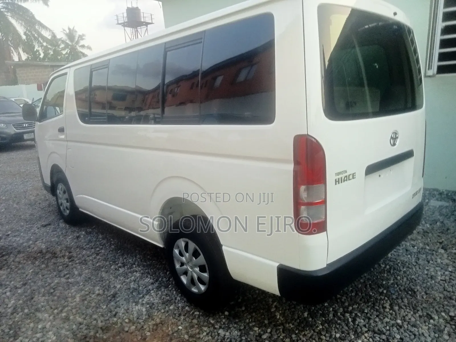 Toyota HiAce 2013 White