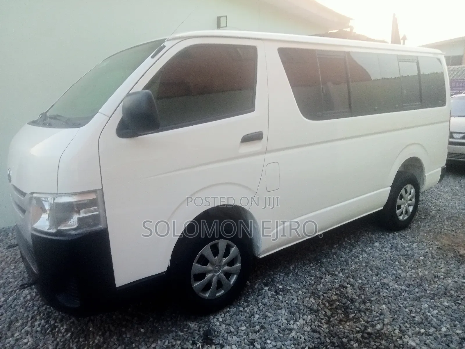 Toyota HiAce 2013 White