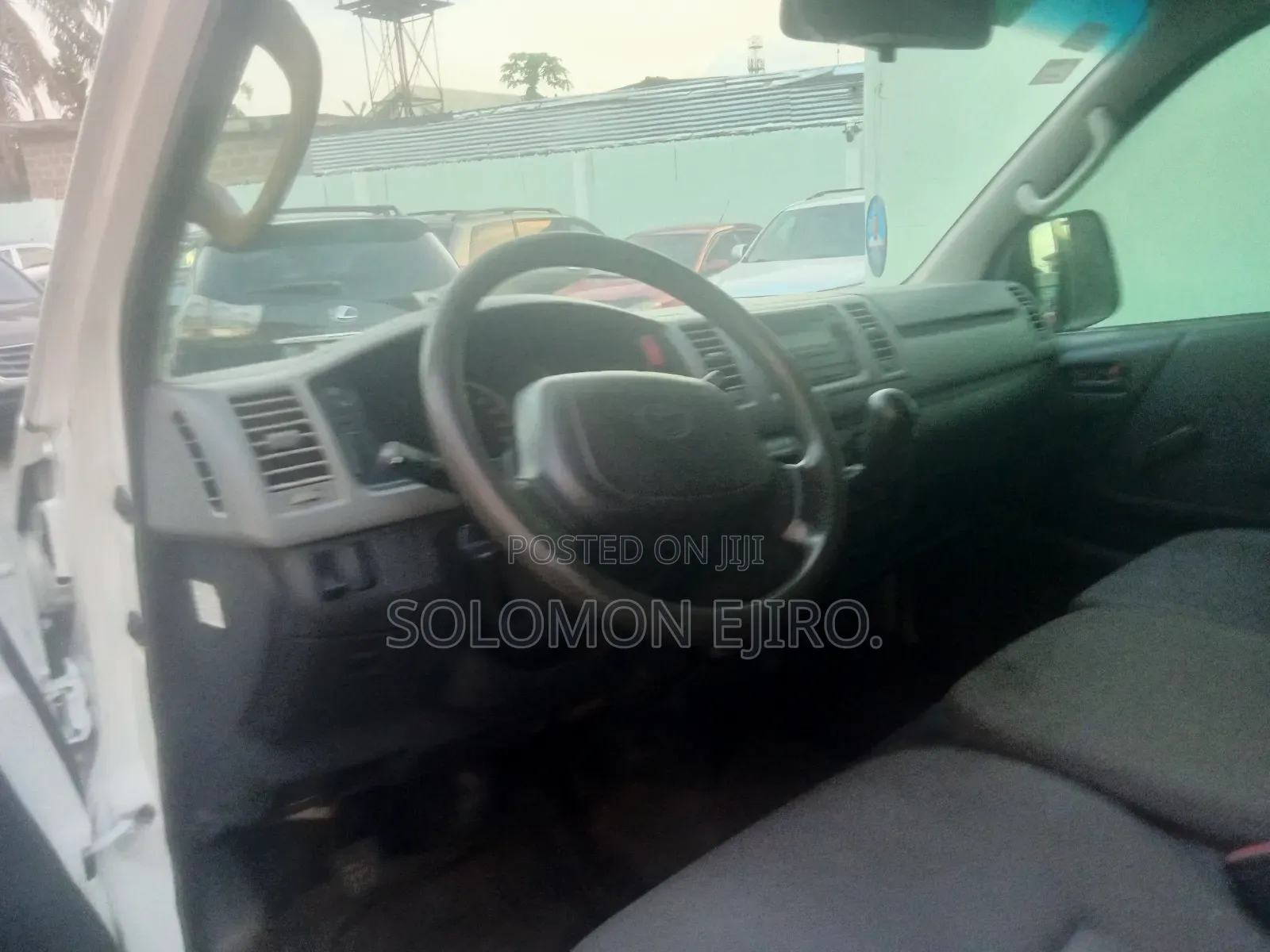 Toyota HiAce 2013 White