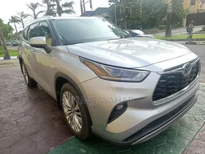 Toyota Highlander 2024 Silver