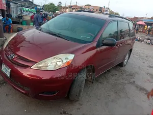 Toyota Sienna 2007 Red