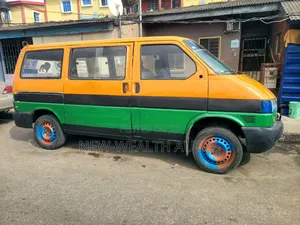 Volkswagen Transporter 2004 Orange