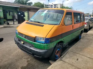 Volkswagen Transporter 2004 Orange