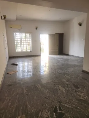 2bdrm Apartment in Lekki Phase 1 for rent