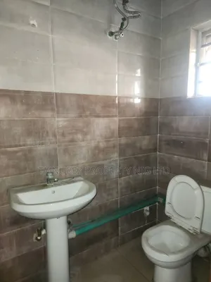 2bdrm Apartment in Lekki Phase 1 for rent