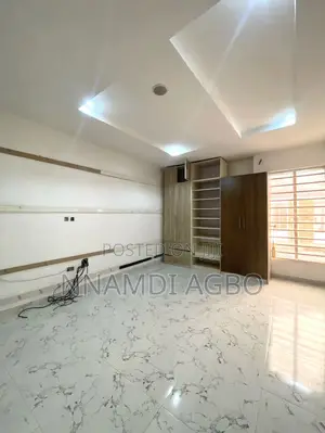 4bdrm Duplex in Chevron for rent