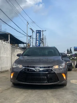 Toyota Camry LE 4dr Sedan (2.5L 4cyl 6A) 2015 Gray