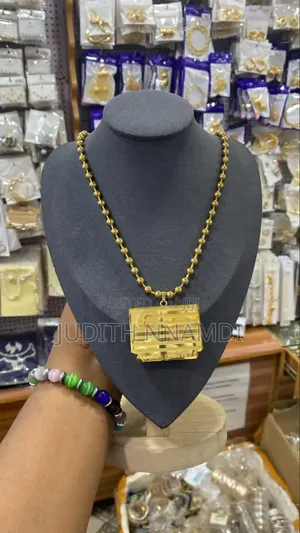 Iyoo Catel Necklace