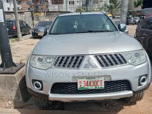 Mitsubishi L200 2010 White