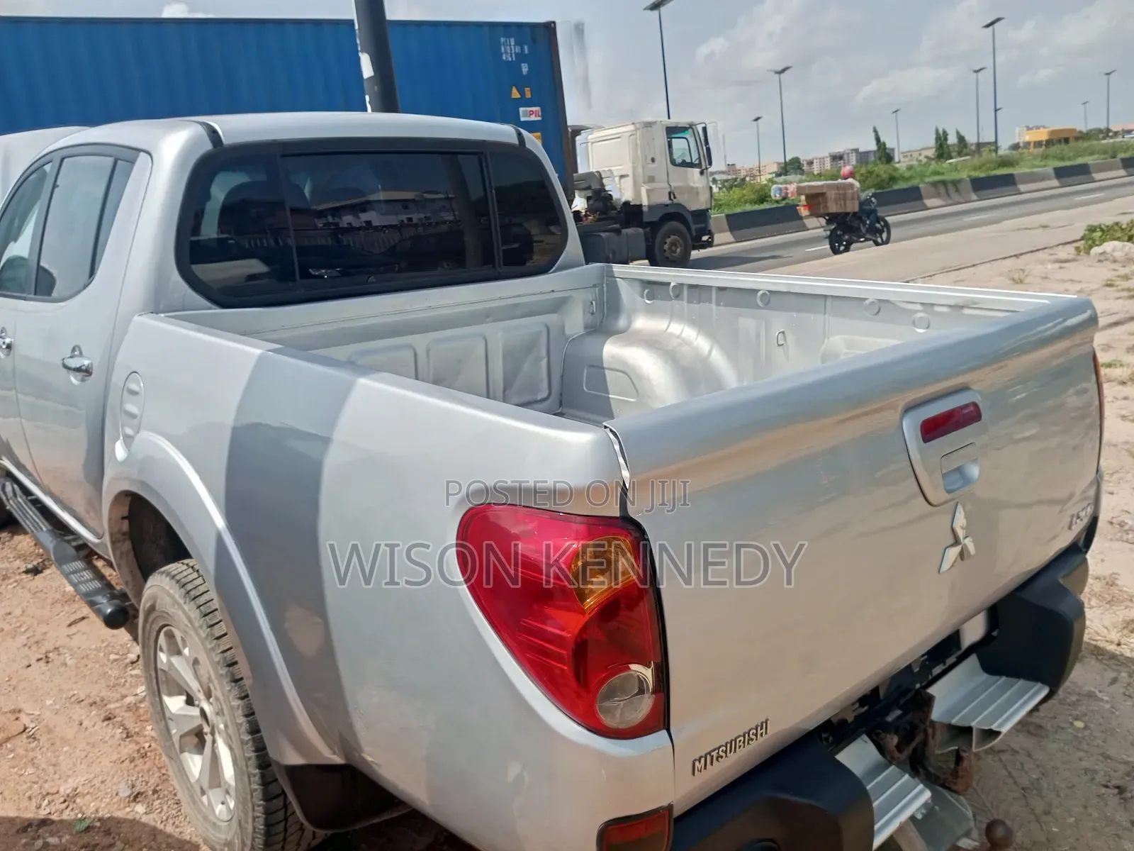 Mitsubishi L200 2010 White