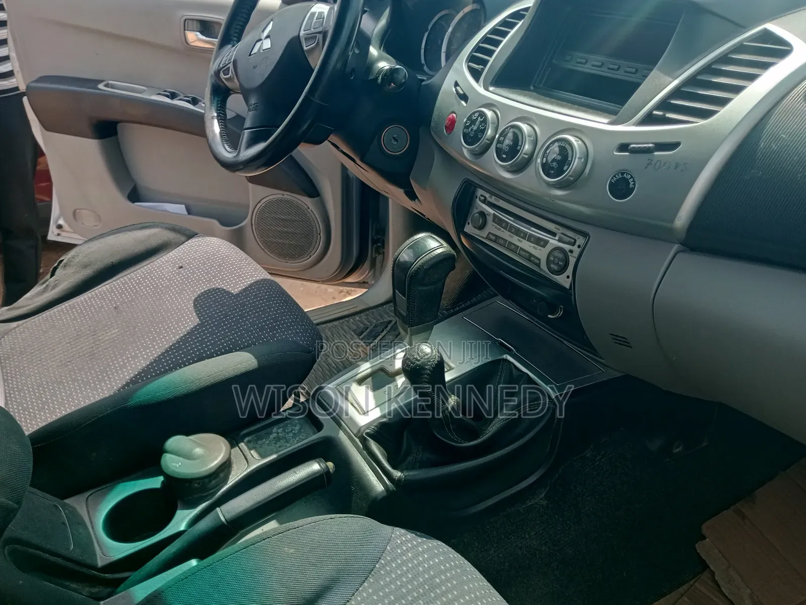 Mitsubishi L200 2010 White