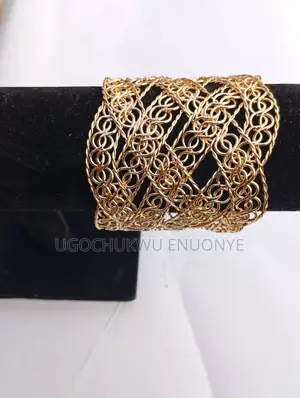 Gold Interwoven Chain Cuff Bracelet (Statement Design)