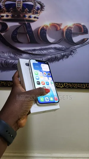 Apple iPhone 13 256 GB White