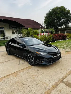 Toyota Camry XSE (2.5L 4cyl 8A) 2019 Blue