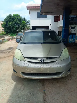 Toyota Sienna 2007 Brown